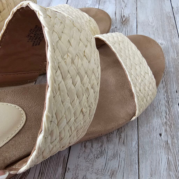 Women's Style & Co Sandals, Tan, Size 7 1/2 - Picture 9 of 9